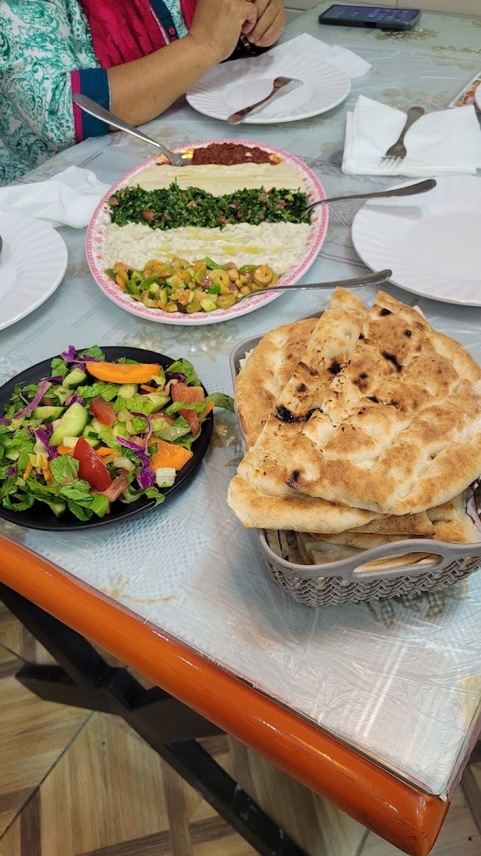 Al Hantour Restaurant-8